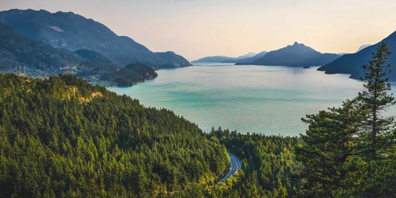 沉浸式游戏音频设计：从3D音效到动态混响的环境构建策略